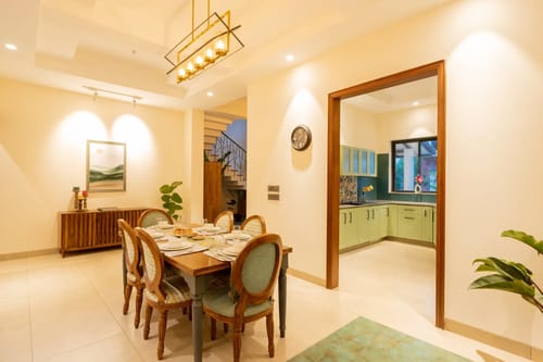 Laguna Quest | 4-BHK | Pvt Pool & Garden | Bar