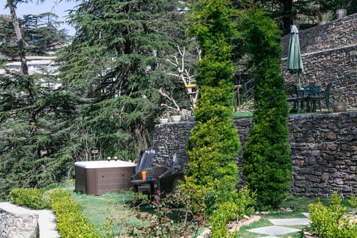 1 Room @ Pine Estate w/ Complimentary Breakfast – 1 bedroom villa in Shimla, Himachal Pradesh