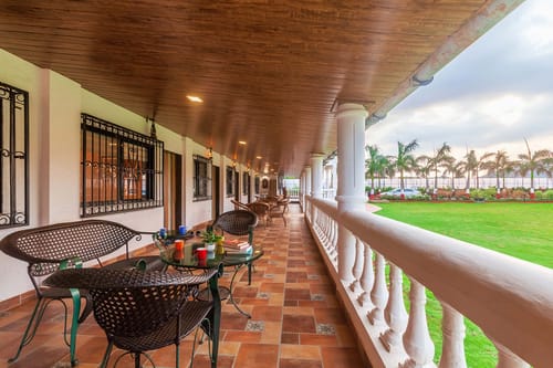 La Palm – 8 bedroom villa in Lonavala, Maharashtra