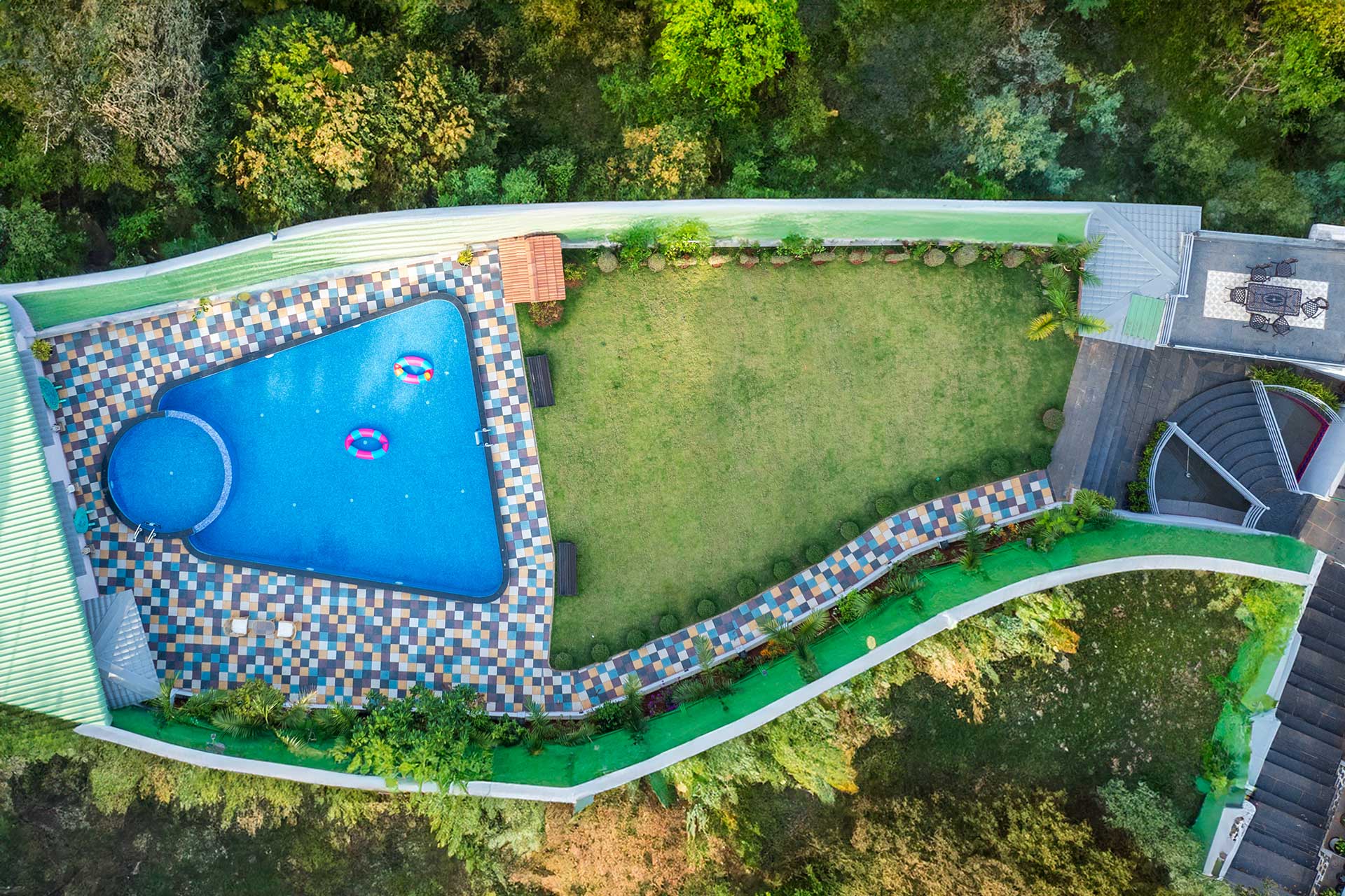 Lawn House @ Sula Wada