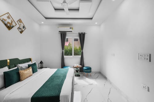 Vashisht Villa | Pet-friendly 3-BHK Farmhouse With Private Pool, Garden & Bar – 3 bedroom villa in Delhi Ncr, Delhi