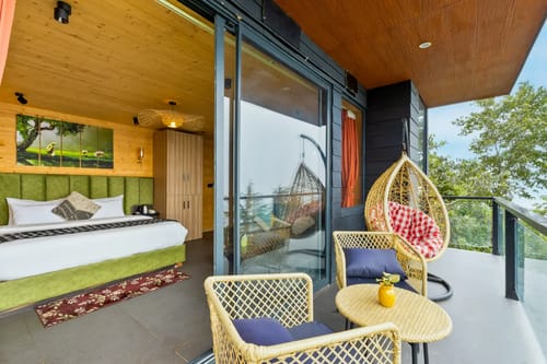 Retreat by The Kiana W/ Indoor Jacuzzi