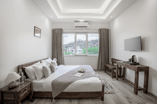 Kasturi Villa | 6-BHK Pet-Friendly Villa Near Sajjangarh Palace With Plunge Pool & Terrace – 6 bedroom villa in Udaipur, Rajasthan