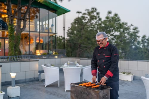Rose @ Serene w/ Outdoor Bonfire – 5 bedroom villa in Kasauli, Himachal Pradesh
