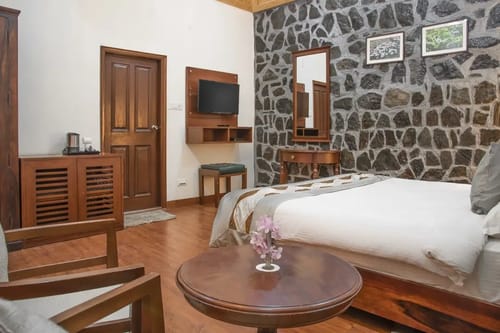 Stone Cottage | Mountain-view | Patio | Kufri – 1 bedroom villa in Shimla, Himachal Pradesh