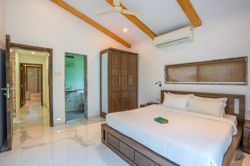Energise Soul Retreat Vishuddha Villa | Pet-friendly 3-BHK With Jacuzzi, Garden,  Bonfire Pit & Shared Pool, Spiritual Sanctuary and Restro – 3 bedroom villa in Nashik, Maharashtra