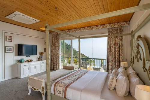 The English Country House | Victorian Suite