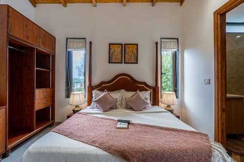 Lakefront | 4-BHK Villa with Common Patio Seating, Attic and Outdoor Dining Area – 4 bedroom villa in Bhimtal, Uttarakhand