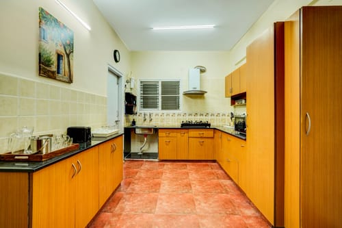 Saffron Breeze | 1-Room in an Apartment with Shared Living, Dining, Lift & Balcony | Women Only – 1 bedroom villa in Bengaluru, Karnataka