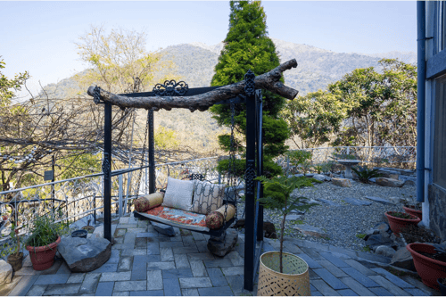 Zephyr Sierra | 2-BHK Hillside Villa With Common Pool, Gym & Restro – 2 bedroom villa in Mussoorie, Uttarakhand