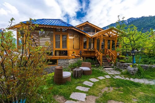 ChaletShanagManali- 4 BR Chalet
