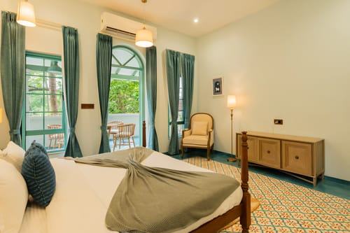 Villa Frienders | Indo-Portuguese 5-BHK Villa With Private Pool & Lift Near Popular Beaches – 5 bedroom villa in North Goa, Goa