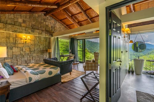 Leopard's Creek w/ Pool – 4 bedroom villa in Kasauli, Himachal Pradesh