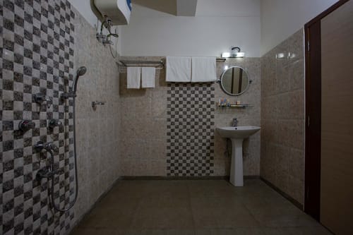 Arya Treetops and Tea Trails