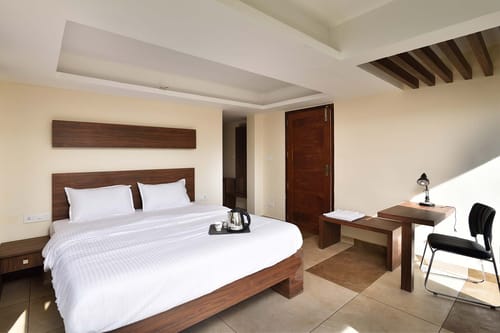 Room 1 @ Cocoon Valley Hide Out