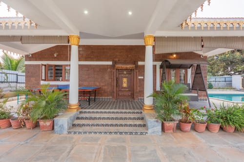 Courtyard Banyan | Rustic 2-BHK Pet-friendly Villa with Pool, Gazebo Amid Banyan Trees | Near Nandi Hills – 2 bedroom villa in Bengaluru, Karnataka