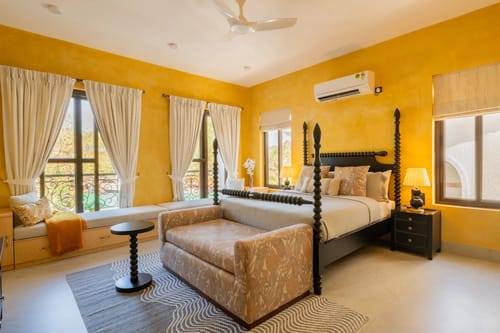 Villa Casa Del Mundo | Luxe Pet-friendly 4-BHK Villa With Pvt Pool, Bar, Lift & Scenic Hill Vistas  – 4 bedroom villa in North Goa, Goa