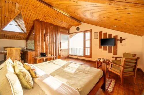 The Rustic Retreat – 4 bedroom villa in Kasauli, Himachal Pradesh