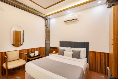 Emmanuel Residency | Super Deluxe Stay, Close to Metro Station, Lulu Mall & Marine Drive, Kochi – 1 bedroom villa in Kochi, Kerala