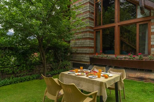 Retreat Cottages – 6 bedroom villa in Manali, Himachal Pradesh