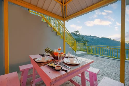 Hillshades Retreat | 6-BHK Villa With Sit-out Area, Private Pool, Restro, Game Zone, Panoramic Hill Views & a Lift – 6 bedroom villa in Kasauli, Himachal Pradesh