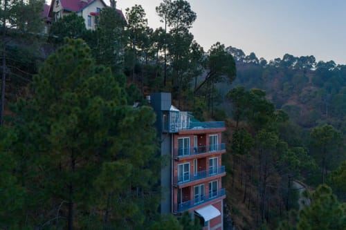 Skyline Brook | Cosy 2-BHK Apt With Scenic Views – 2 bedroom villa in Kasauli, Himachal Pradesh