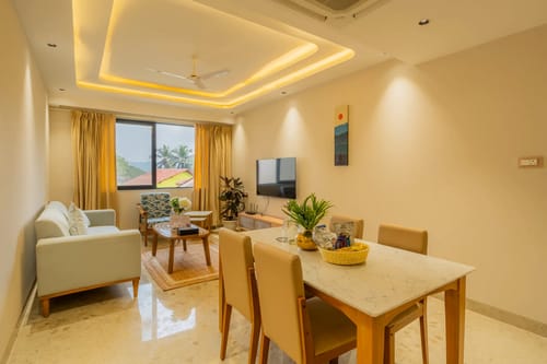 Kamerios Regalia | Elegant Pet-friendly 2-BHK Apartment With Rooftop Pool & Lift – 2 bedroom villa in North Goa, Goa