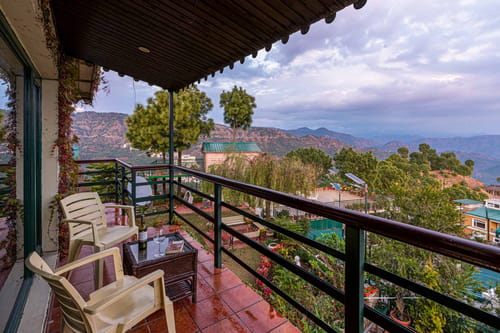 2 Rooms @ Villa Mountain Crest w/ Outdoor Pool – 2 bedroom villa in Kasauli, Himachal Pradesh
