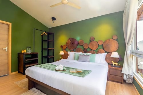 Sirmour Baag Merlot | Hillside Pet-friendly Cottage With Jacuzzi, Balcony & Restaurant