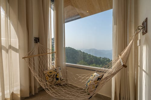 Chapter 7 @ The Ever House W/ Jacuzzi & Pvt Outdoor Pool – 2 bedroom villa in Kasauli, Himachal Pradesh