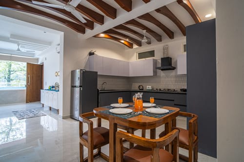 Udgam Vilas 3-BHK | Elegant Pet-friendly Apartment With Lift & Balcony Near Robber’s Cave – 3 bedroom villa in Dehradun, Uttarakhand
