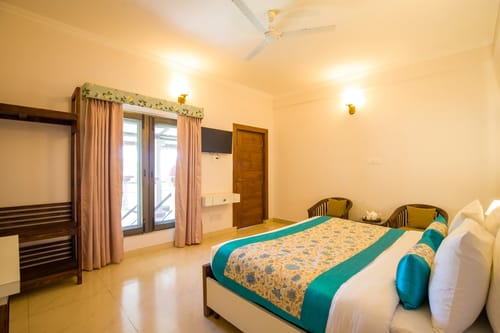 Sukhmani Cottage | 5-BHK Hilltop Hideaway With Garden, Terrace & Scenic Views – 5 bedroom villa in Kasauli, Himachal Pradesh