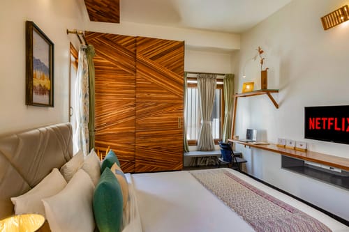 The Jazminn Timberwood | 3-BHK Pet-friendly Apartment with Shared Sit Out Area | Near Bengaluru Palace – 3 bedroom villa in Bengaluru, Karnataka