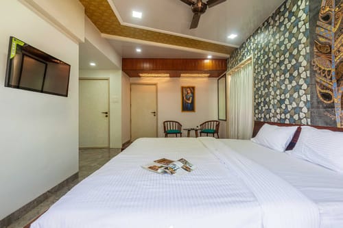 6 Rooms @ Ayurkutir Villa – 6 bedroom villa in Lonavala, Maharashtra