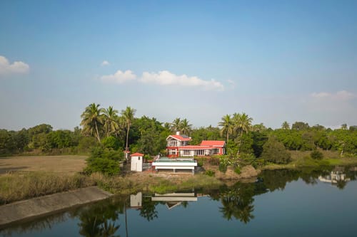 Waterway Retreat - Wada