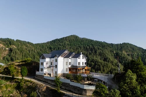Peak @ The Theog Altair – 3 bedroom villa in Shimla, Himachal Pradesh