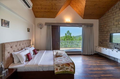 Gulmohar Estate – 5 bedroom villa in Kasauli, Himachal Pradesh