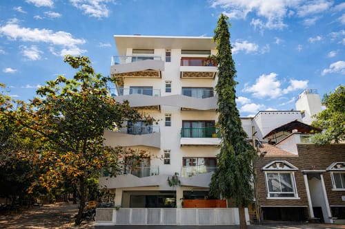 The Jazminn Earthroom | 3-BHK Pet-friendly Apartment with Shared Sit Out Area | Near Bengaluru Palace – 3 bedroom villa in Bengaluru, Karnataka