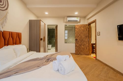 Kamerios Skye | 1-BHK | Jacuzzi | Balcony | Rooftop Pool | Lift  – 1 bedroom villa in North Goa, Goa