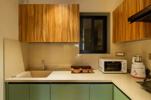Kamerios Regalia | Elegant Pet-friendly 2-BHK Apartment With Rooftop Pool & Lift – 2 bedroom villa in North Goa, Goa