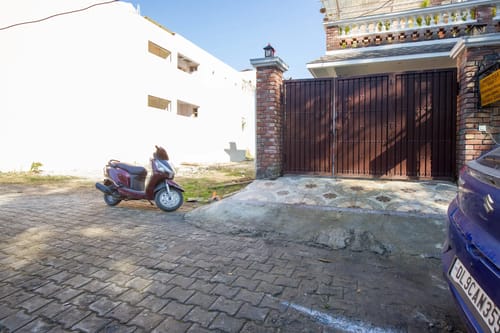 Rahta | 3-BHK Pet-friendly Retreat With Picturesque Balcony & Outdoor Patio – 3 bedroom villa in Dehradun, Uttarakhand