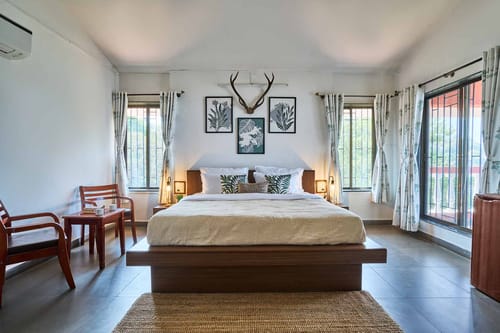 Cliffhanger Solitude - Gaganbawada