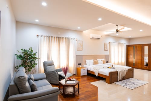 Valiyaveetil Mansion | 5-BHK Mansion With Private Pool, Home Theatre, Garden & Lift | Near New Marine Drive – 5 bedroom villa in Kochi, Kerala