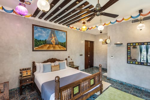 Vintage Retreat | 5-BHK Riverfront Heritage Villa With Speed Boat, Ayurvedic Spa & Cultural-Themed Rooms Near Malayattoor – 5 bedroom villa in Kochi, Kerala
