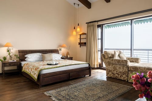 Horizon W/ Outdoor Pool – 4 bedroom villa in Kasauli, Himachal Pradesh