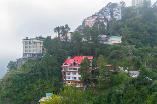 Evaara Woods Hilltop | 6-BHK Getaway With Common Garden & Sitting Area