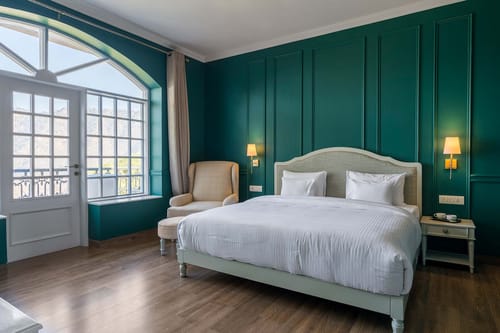 Hues @ The Mansion – 6 bedroom villa in Kasauli, Himachal Pradesh