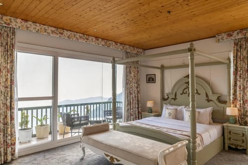 The English Country House | Victorian Suite