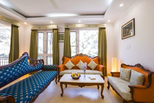 Captain’s Nest | 3-BHK Hilltop Hideaway With Garden & Scenic Views – 3 bedroom villa in Kasauli, Himachal Pradesh