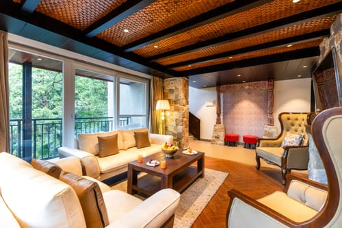 Shukrana 4BHK Luxury Retreat | Mall Road